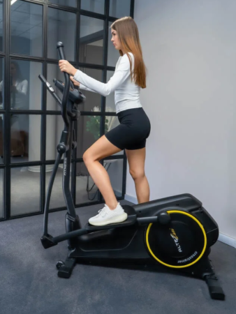 Эллиптический тренажёр заднеприводный  E 140 Altezani 